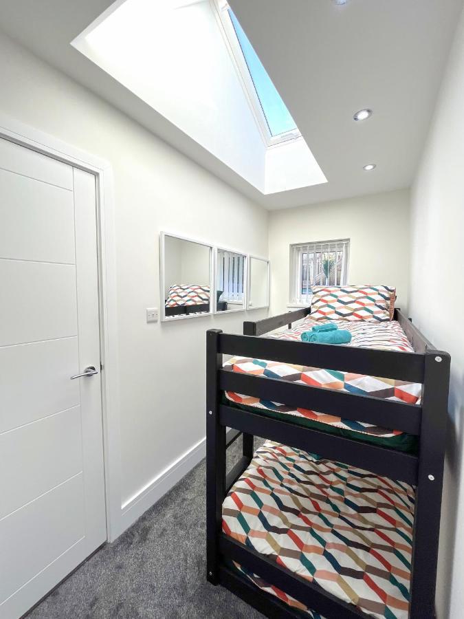 Luxury Property With Hot Tub And Sea Views Oystermouth 외부 사진