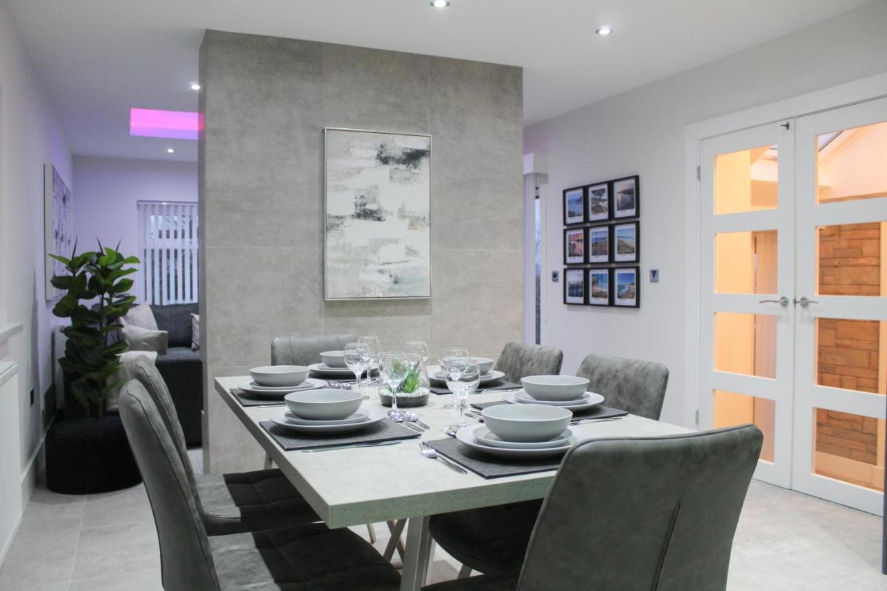 Luxury Property With Hot Tub And Sea Views Oystermouth 외부 사진