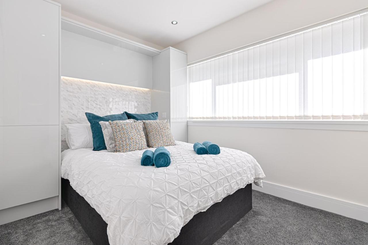 Luxury Property With Hot Tub And Sea Views Oystermouth 외부 사진