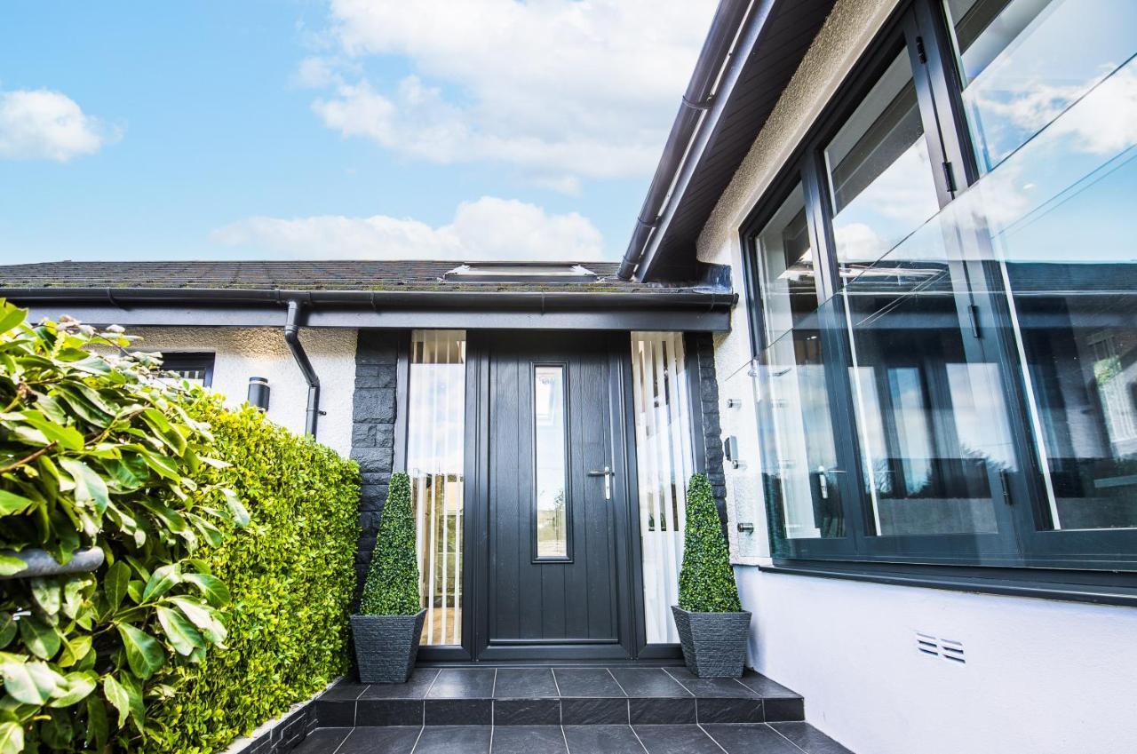 Luxury Property With Hot Tub And Sea Views Oystermouth 외부 사진