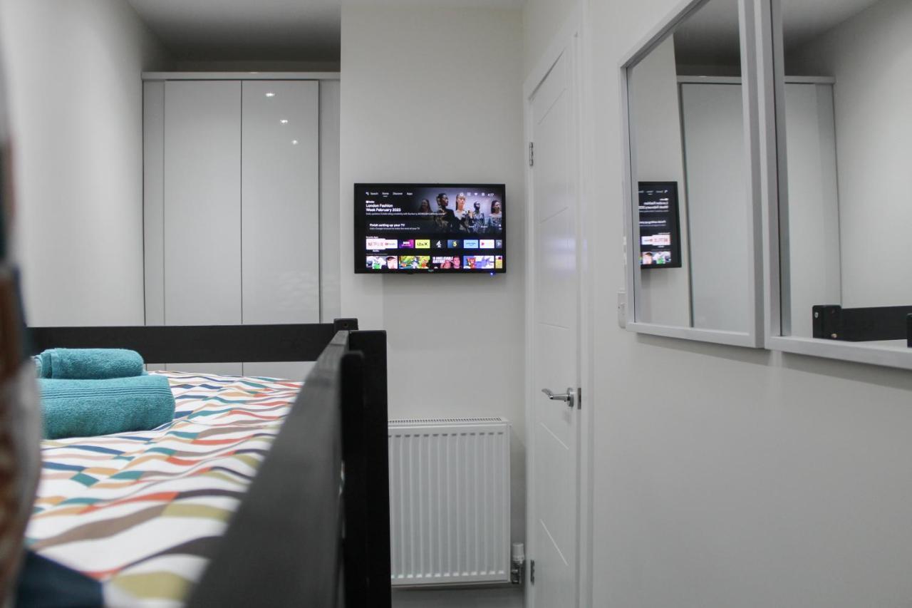 Luxury Property With Hot Tub And Sea Views Oystermouth 외부 사진