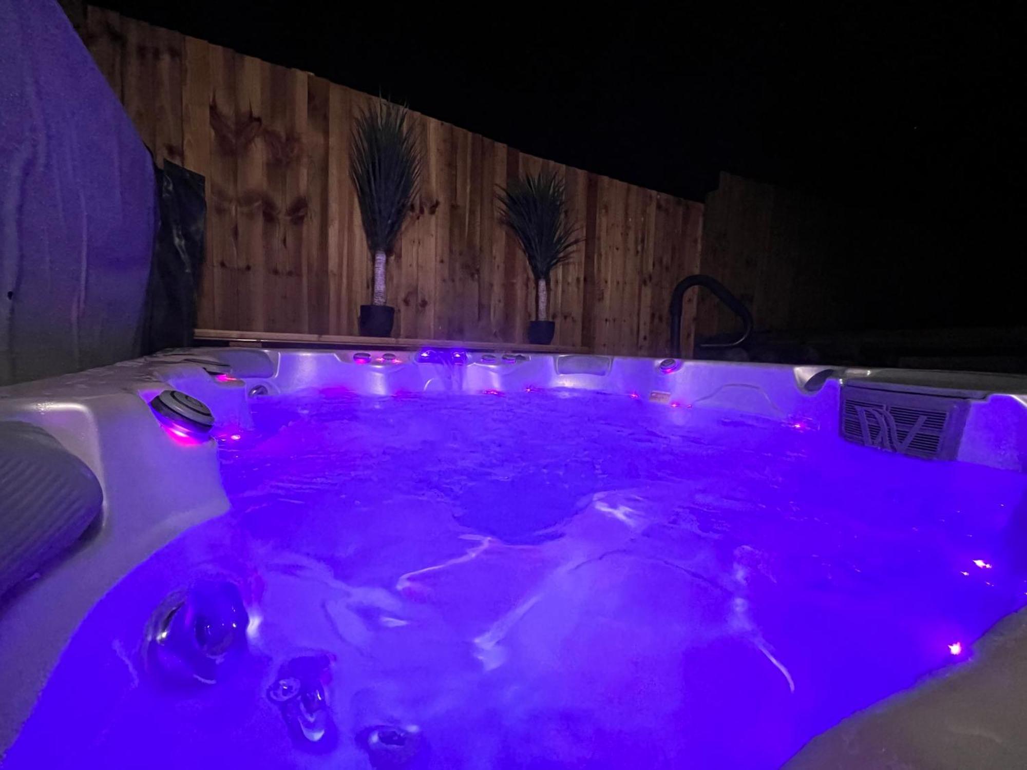 Luxury Property With Hot Tub And Sea Views Oystermouth 외부 사진